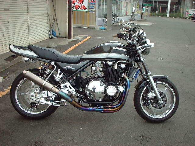 ゼファー1100